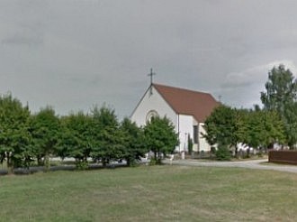 Okolice kościoła w Lucynowie Dużym